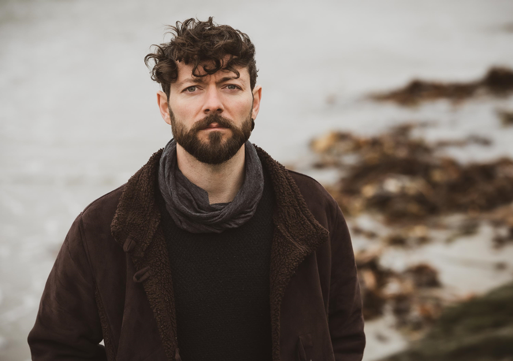 NSE SINGER/SONGWRITER OF THE WEEK: From an island far away, ‘Niall McCabe’ delivers the melodic new single ‘Borders’