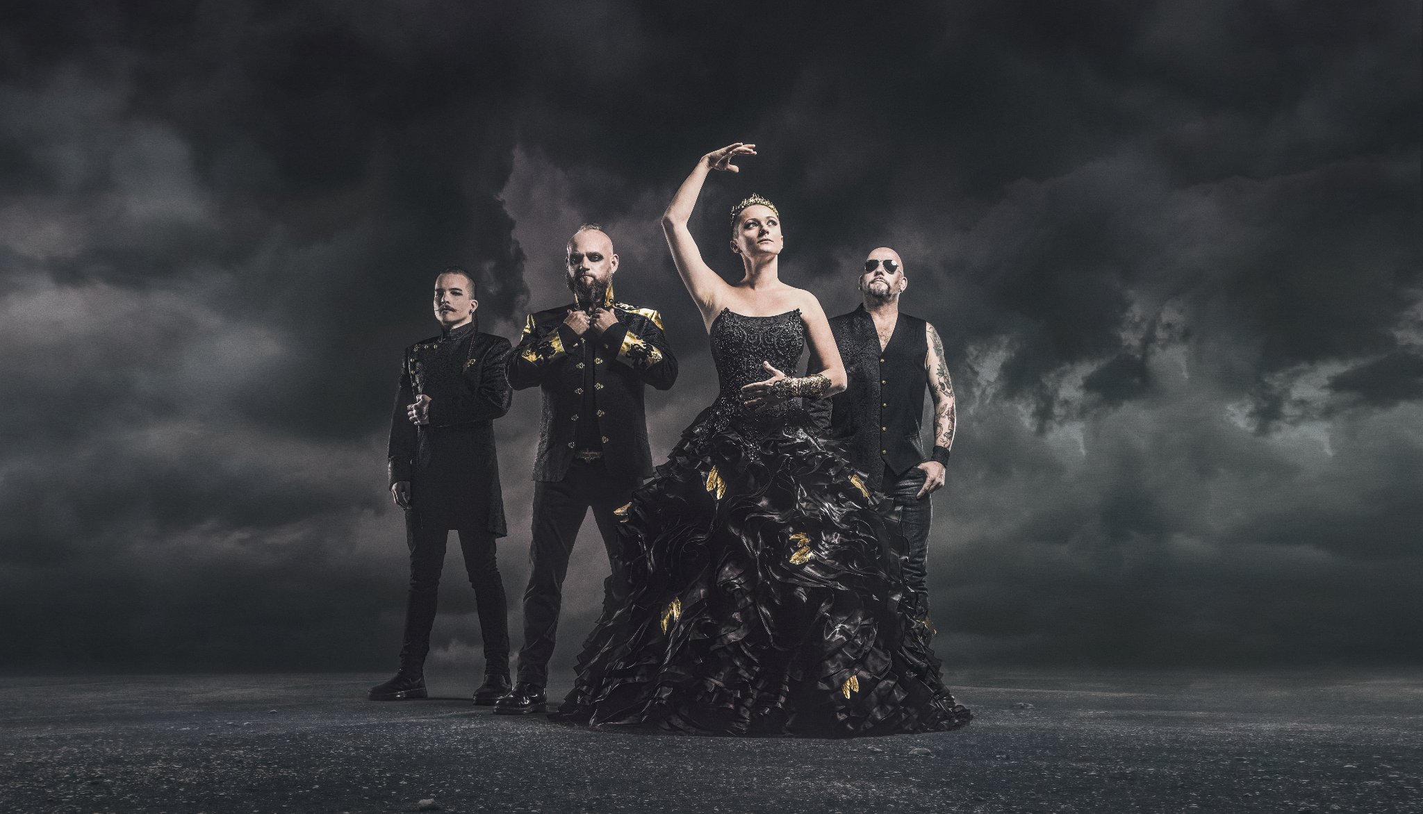 Dark, heavy, captivating and full of personality, German gothic metal band MONO INC return to the stage and release new EP ‘Lieb Mich’.